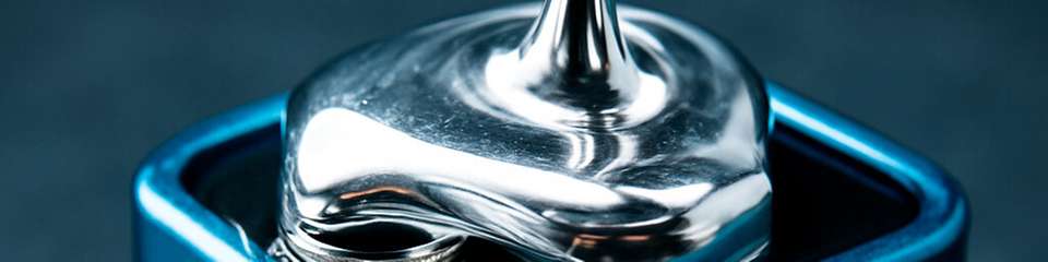 Das neue Schmelzbeschichtungsverfahren des RWTH Aachen ermöglicht die kontrollierte Applikation flüssigen Lithiums auf Substratfolien zur Herstellung ultradünner Lithium-Metall-Anoden.