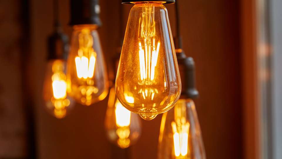 Weidmüller bietet Lösungen für die sichere und normgerechte Umsetzung von Paragraf 14a EnWG – von der Steuerverdrahtung bis zur Messwandlertechnik.