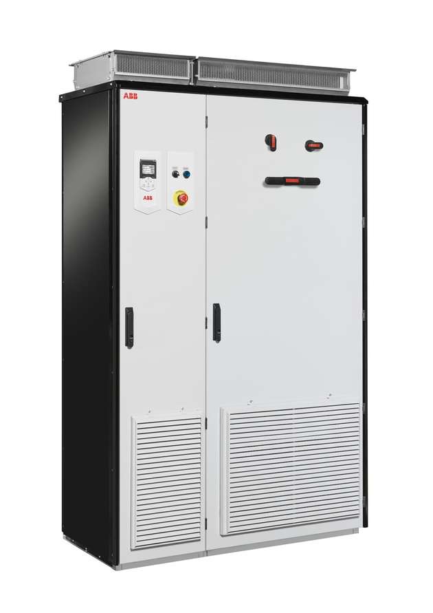 Ein rückspeisefähiges Schrankgerät ACS880-17 von ABB regelt die Pumpen-Motor-Einheit von Pleuger.