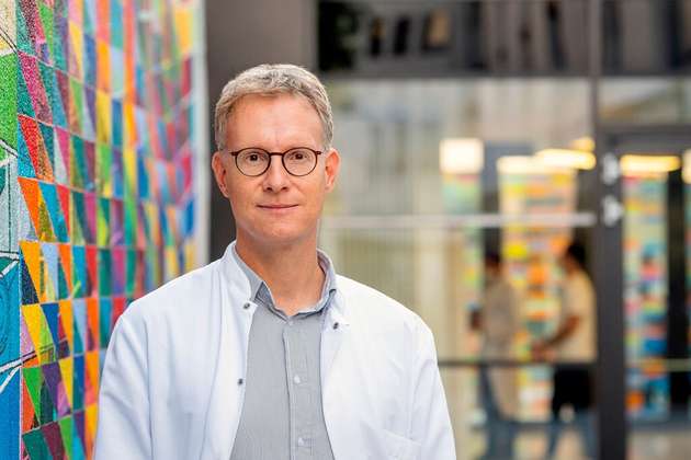 Prof. Dr.med. Simon Jacob, Professur für Translational Neurotechnology und Koordinator des Forschungsnetzwerks ,Neurotech‘.