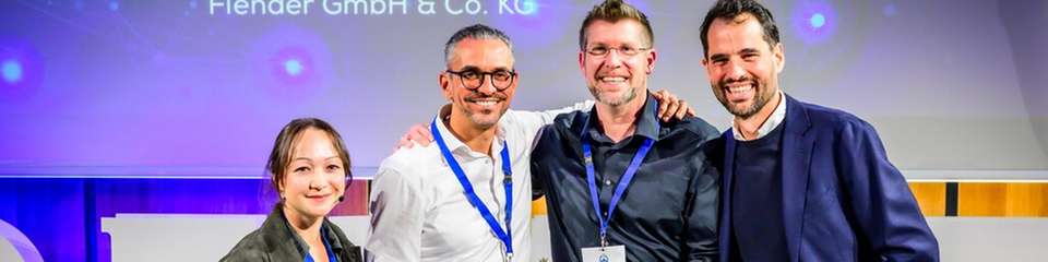 Die Sieger von Flender nehmen ihren FREDDIE – Der Industrial AI Award entgegen.