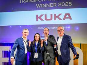 Die Sieger von Kuka nehmen ihren FREDDIE – Der Industrial AI Award entgegen.