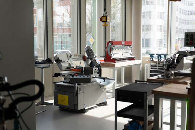 In den von Conrad geplanten Werkstätten greifen Maschinen, Infrastruktur und Ergonomie nahtlos ineinander.
