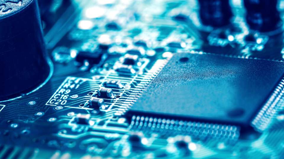 Die modularen Mechatroniklösungen von Bosch Rexroth – von Lineartechnik-Komponenten bis hin zu einbaufertigen Subsystemen – steigern die Präzision, den Durchsatz und die Effizienz in der Halbleiter- und Elektronikfertigung.