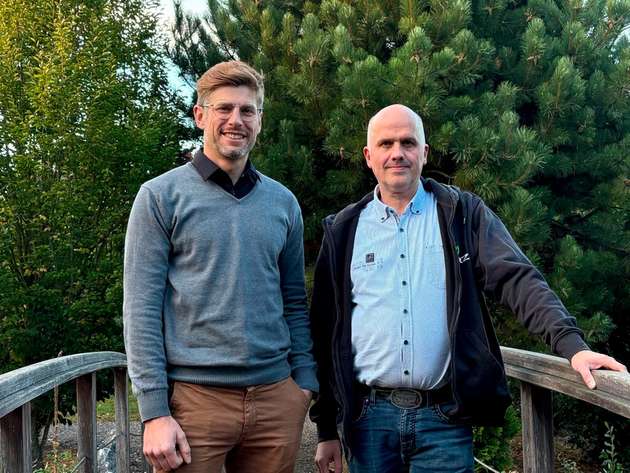 Tristan Friend, Geschäftsführer Dacom West und Volker Klanke, Geschäftsführer Terz Industrial Electronics.