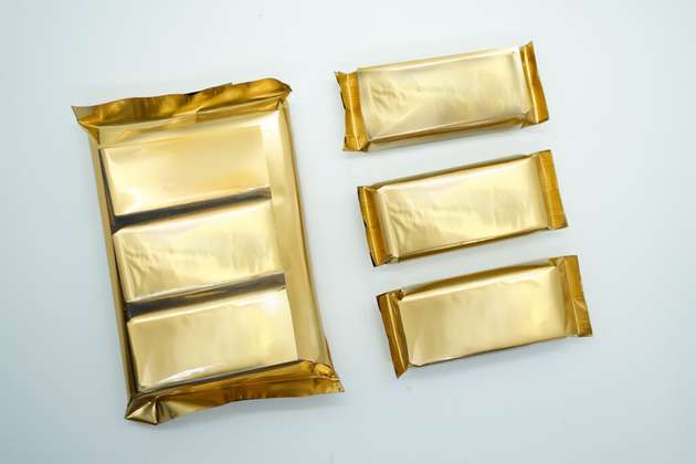 In einem von insgesamt drei Anwendungsszenarien werden einzelverpackte Riegel über ein Umsetzrad um 90 Grad an eine zweite FPC5 übergeben, wo sie als Dreierpacks gruppiert und in Schlauchbeutel verpackt werden.