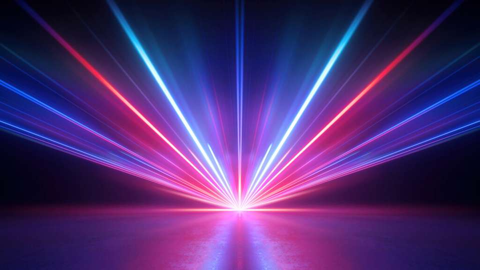 Auf der Berliner Konferenz von Spectaris, unterstützt vom Fraunhofer ILT und dem BITMi, diskutierten Expertinnen und Experten, wie Datenstrategien, Cloudplattformen und neuronale Netze Laserfertigung und Optikdesign transformieren.