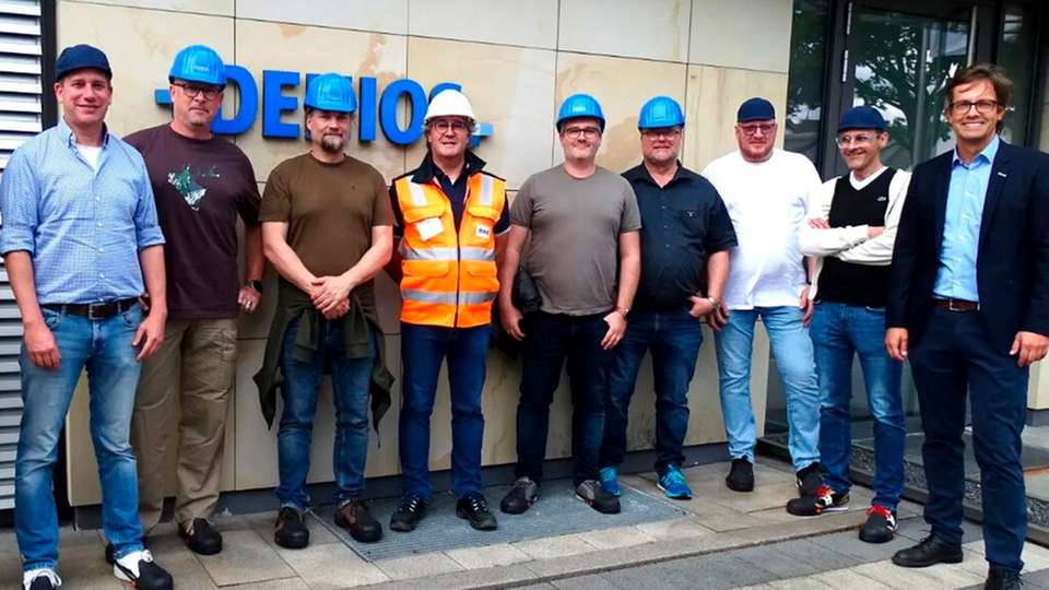 RWE-Experten erleben ganzheitliche Sicherheitskonzepte bei Denios Das Treffen zwischen RWE-Fachkräften und Denios bot eine praxisnahe Plattform für Wissenstransfer und den gemeinsamen Austausch über zukunftsorientierte Lösungen in Gefahrstofflagerung, Arbeitssicherheit und nachhaltigem Energiemanagement.