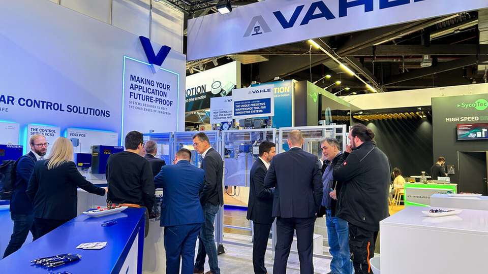  Ziel ist es, Bestandsanlagen sukzessive effizienter, flexibler und sicherer zu machen und so die ab dem 20. Januar 2027 verbindlich geltenden Anforderungen der EU-Maschinenverordnung (MVO) problemlos zu erfüllen. 