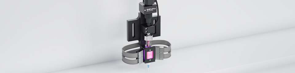 Die neue Delo-Activis 330 eignet sich besonders für kleine Dosiermengen und lässt sich dank kompakter Baugröße einfach in bestehende Produktionslinien integrieren.