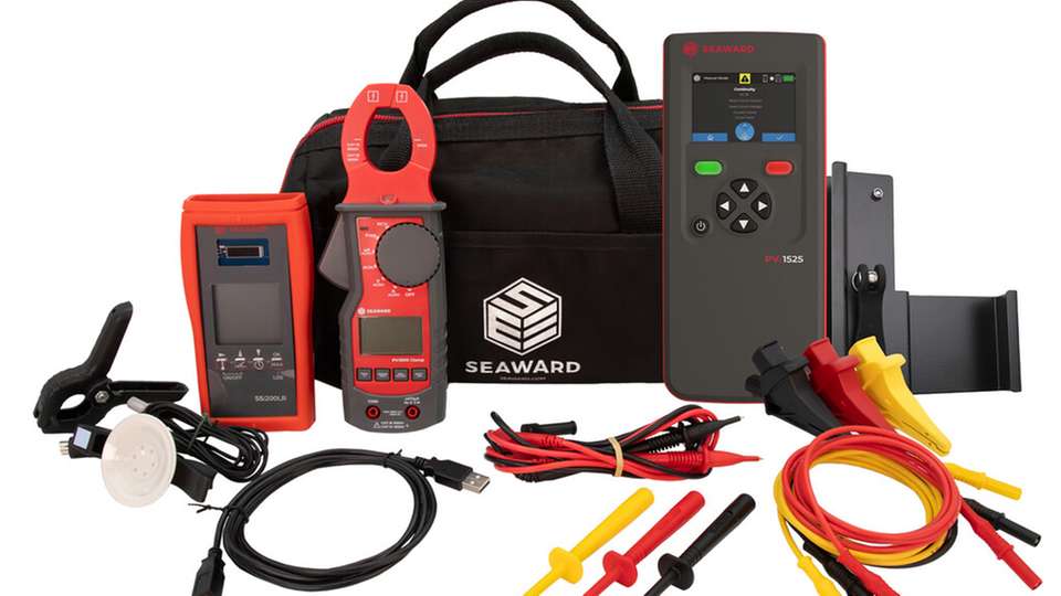GMC-Instruments liefert den PV-Tester Seaward PV:1525 mit umfangreichem Zubehör.