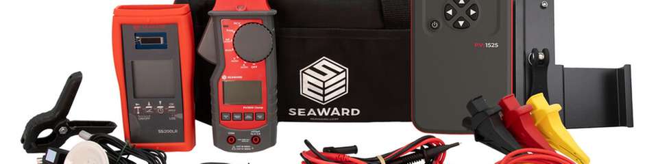 GMC-Instruments liefert den PV-Tester Seaward PV:1525 mit umfangreichem Zubehör.