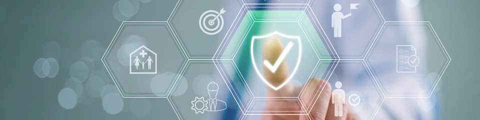 Die Auswahl eines geeigneten Netzteils erfordert sorgfältige Analyse der technischen Datenblätter, da Formulierungen und Zulassungsangaben variieren können.