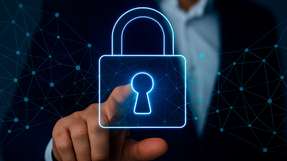 Souveräne KI stärkt Datensicherheit: Digitale Systeme bleiben unter eigener Kontrolle und schützen sensible Informationen vor externem Zugriff.