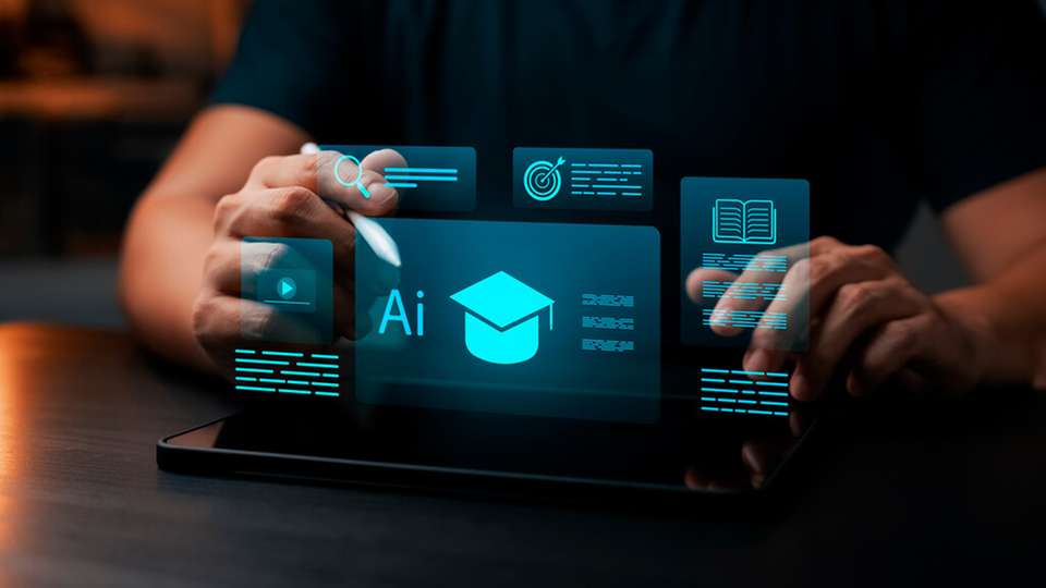 Schatten-KI birgt Risiken für sensible Unternehmensdaten. Kontrollierte, abgesicherte KI-Nutzung schützt Informationen und erhält gleichzeitig die Produktivität.