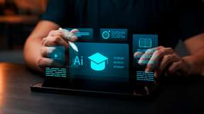 Schatten-KI birgt Risiken für sensible Unternehmensdaten. Kontrollierte, abgesicherte KI-Nutzung schützt Informationen und erhält gleichzeitig die Produktivität.