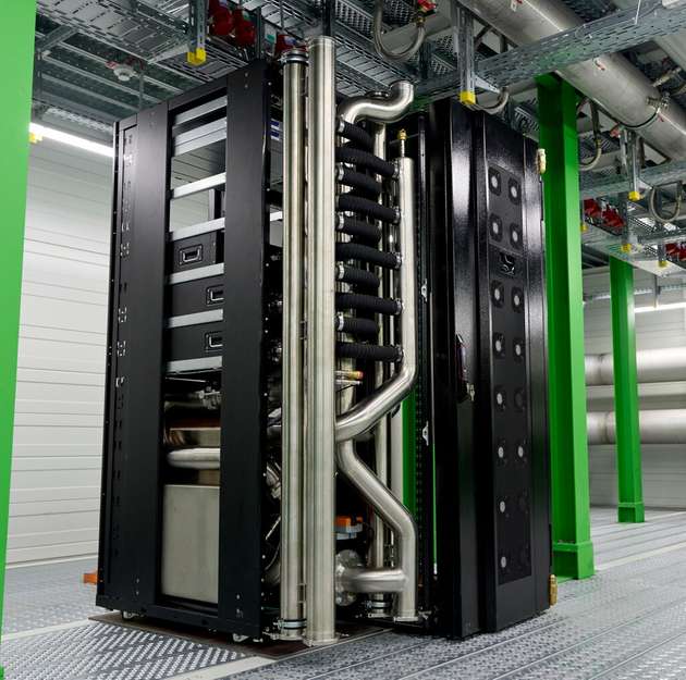 Über 1 MW Kühlleistung für direkte Chipkühlung mit Wasser: Rittal und das GSI setzen neue Kühltechnik ein.