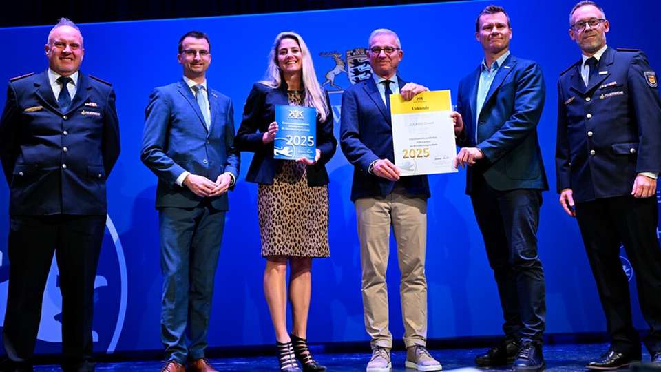 Bei der Feierstunde in Rottenburg (von links): Bernd Wagner, Michael Moser, Jennifer Juchheim, Thomas Strobl, Markus Juchheim und Christian Vögele.