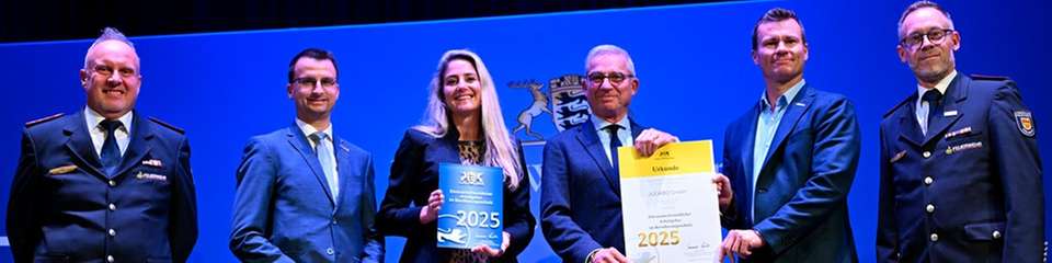 Bei der Feierstunde in Rottenburg (von links): Bernd Wagner, Michael Moser, Jennifer Juchheim, Thomas Strobl, Markus Juchheim und Christian Vögele.