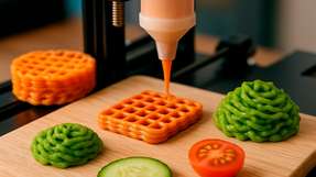 Forschung kombiniert 3D-Druck und Extrusion, um präzise strukturierte Hybridlebensmittel mit verbesserten Texturen und ernährungsphysiologischen Eigenschaften zu entwickeln.