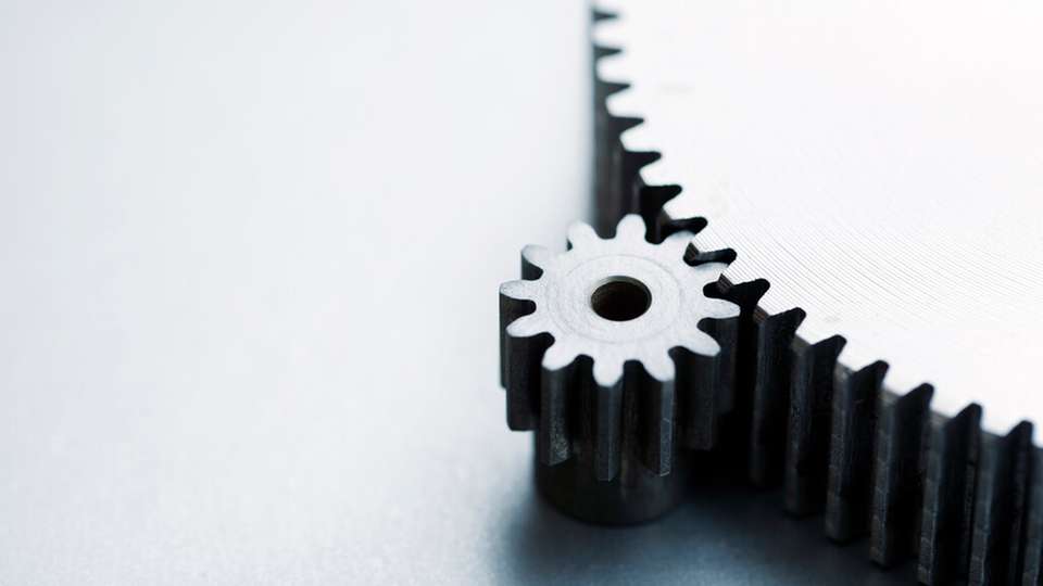 Effiziente Ventiltechnik bietet enormes Energiesparpotenzial in Prozessanlagen: Durch intelligente Ansteuerung, gezielte Nachrüstung elektropneumatischer Regler und eine präzise Auslegung lassen sich Druckluftverluste minimieren, Betriebskosten senken und die Nachhaltigkeit deutlich steigern.