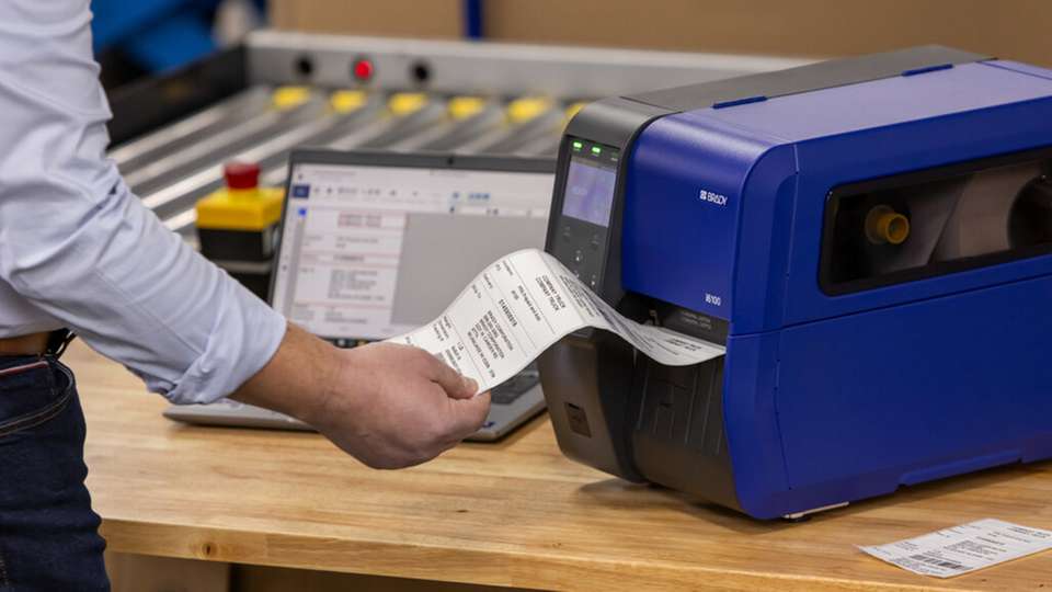 Der i6100-Etikettendrucker lässt sich vielseitig für Kennzeichnungsaufgaben verwenden.