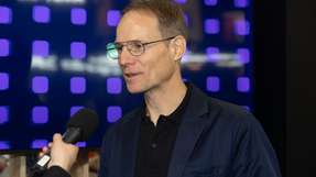 Leonard Kaup, Account Manager Enterprise Sales bei Genua, im Interview mit der Roten Couch.