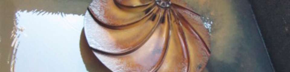 Abgelassenes Becken nach Betrieb eines Hyperboloid-Flockungsrührwerks, mit wenig bis keinen Ablagerungen.