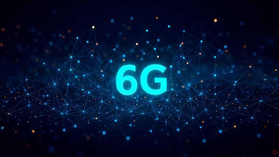 Ein internationales Forschungsteam entwickelt auf Basis von 5G ein weltweit standardisiertes 6G-Netz, untersucht Latenz, Datenverkehr und Anomalien und erarbeitet Vorschläge für eine leistungsfähige Mobilfunkarchitektur der nächsten Generation.