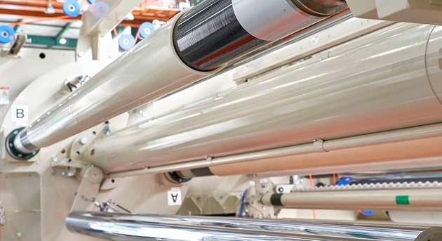 Zu den Einsatzbereichen von Wickelmaschinen zählen etwa die Lebensmittel- und Getränkeindustrie, die Landwirtschaft, die Elektrotechnik oder die Konsumgüterindustrie.