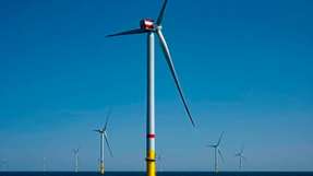 Der Offshore-Windpark Borkum Riffgrund 3 markiert mit seinen 913 MW liefert seit Dezember 2025 erstmals grünen Strom für Industrie und Haushalte.