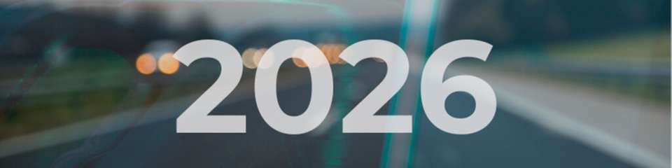 2026 verändern neue Standards, Pflichten und Förderungen die Elektromobilität grundlegend und verlangen von Unternehmen angepasste Infrastruktur- und Fuhrparkstrategien.