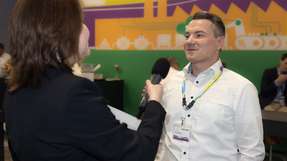 Alexander Gaubatz, Head of Product Management bei Escha, im Interview mit der Roten Couch!