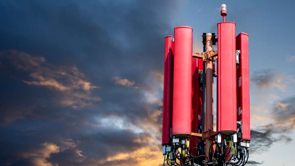 Lokales 5G für die Industrie: Alle Regularien im Blick zu behalten, kann schwierig sein.