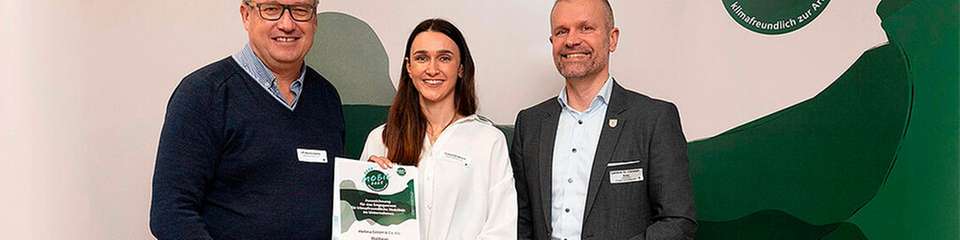 Für Hellma nahmen Katharina Bösch (HR-Generalistin) und Ulf Heisterkamp (Leiter Finanzen und Personal) an der Vergabefeier teil.