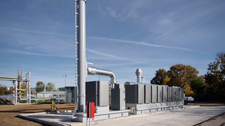 Im Rahmen eines Forschungsprojekts der EnBW geht in Bruchsal eine Brennstoffzellenanlage in Betrieb, die Strom und Wärme liefert.