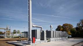 Im Rahmen eines Forschungsprojekts der EnBW geht in Bruchsal eine Brennstoffzellenanlage in Betrieb, die Strom und Wärme liefert.