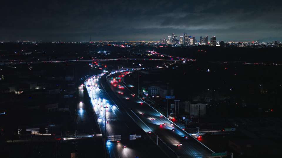 Eine bidirektional nutzbare Ladeinfrastruktur könnte ein Baustein für widerstandsfähige Energie- und Mobilitätssysteme im Zusammenspiel mit erneuerbaren Energien und bestehenden Netzen sein.