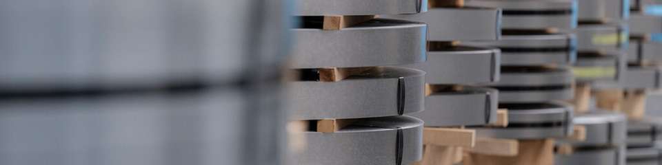 Sogenannter Non-Prime-Stahl ist nicht so hochwertig wie Stahl erster Klasse, findet in der Industrie aber trotzdem breite Anwendung.