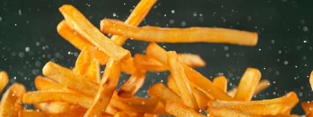 Automatisierte Verpackungslösungen ermöglichen es Herstellern von tiefgekühlten Pommes frites, hohe Ausbringung, hygienisches Verpacken und flexible Formate bei reduziertem Personaleinsatz zuverlässig umzusetzen.