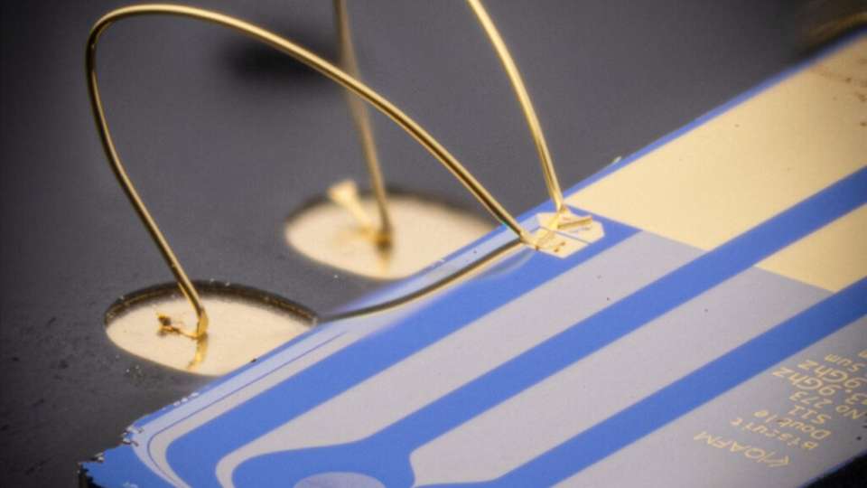 Nano Device mit planarer Spule.