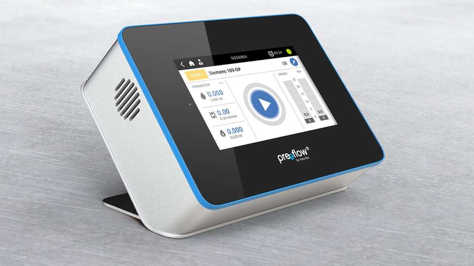 Die Dosiersteuerung erhält neue Funktionen für Wartungshinweise, automatischen Stopp bei externen Fehlern sowie Druckauswertung zur Qualitäts- und Mengenüberwachung.