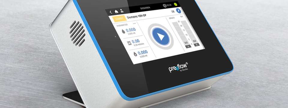 Die Dosiersteuerung erhält neue Funktionen für Wartungshinweise, automatischen Stopp bei externen Fehlern sowie Druckauswertung zur Qualitäts- und Mengenüberwachung.