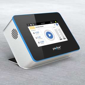 Die Dosiersteuerung erhält neue Funktionen für Wartungshinweise, automatischen Stopp bei externen Fehlern sowie Druckauswertung zur Qualitäts- und Mengenüberwachung.