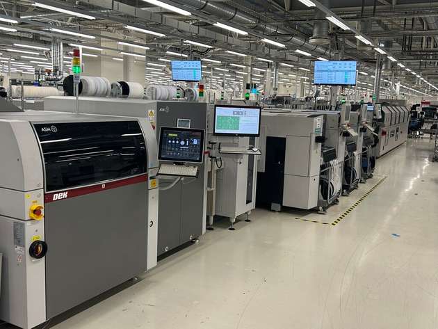 Siemens-Komponenten sind im Werk Trutnov natürlich auch im Einsatz und tragen dort zu einem nachhaltigeren Betrieb bei. 