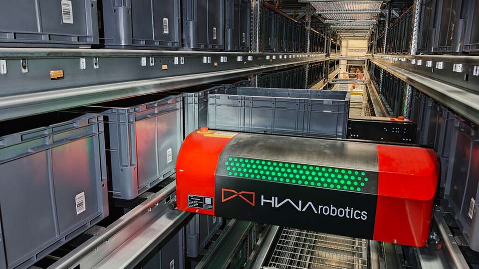 Das Vier-Wege-Shuttlesystem SLS600 von HWArobotics bildet das Herzstück des neuen automatisierten Lagers bei Domino Polska.