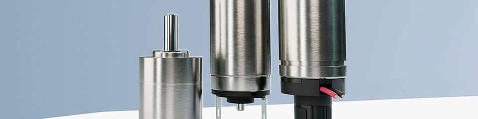Kompakte DC‑Kleinstmotoren in unterschiedlichen Bauformen für modulare, präzise Antriebslösungen in Industrie‑, Optik‑ und Medizintechnik.
