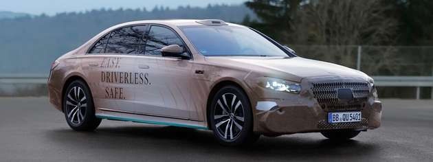 Mit ihrer redundanten Sicherheitsarchitektur und dem Betriebssystem MB.OS bildet die neue S‑Klasse die Basis für weltweite Robotaxi‑Projekte und treibt gemeinsam mit starken Partnern die Entwicklung sicherer Level‑4‑Automatisierung voran.