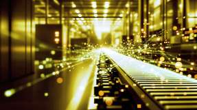 Laut ifo Institut leiden bereits mehr als 60 Prozent der Unternehmen unter Fachkräftemangel. Dies führt dazu, dass rund ein Drittel der Logistikfachkräfte mehr Aufgaben in der gleichen Zeit bewältigen müssen.