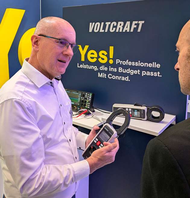 Der ideale Partner für unterbrechungsfreie Strom- und Spannungsmessungen: Die VC-771 PV ist die erste Stromzange von Voltcraft, die extrem hohe Ströme und Spannungen, wie sie beispielsweise in PV-Anlagen auftreten, präzise messen und Daten loggen kann.